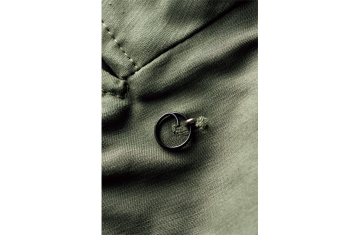 c_mono_1710_casual_01_b