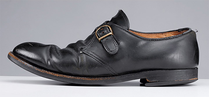 シューツリーを入れて行わないとキレイにならない