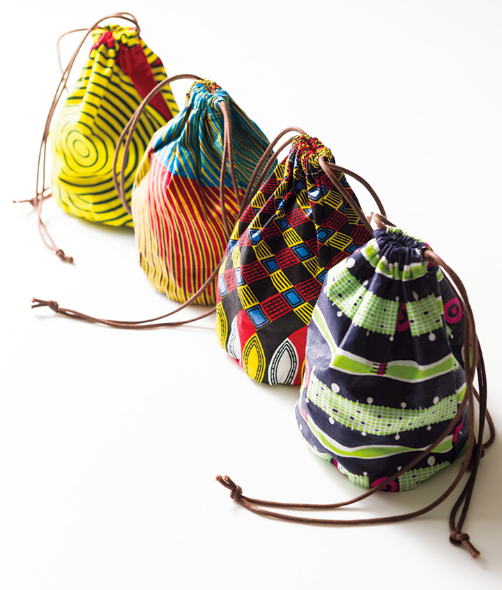 バティック柄は着こなしのアクセントに◎