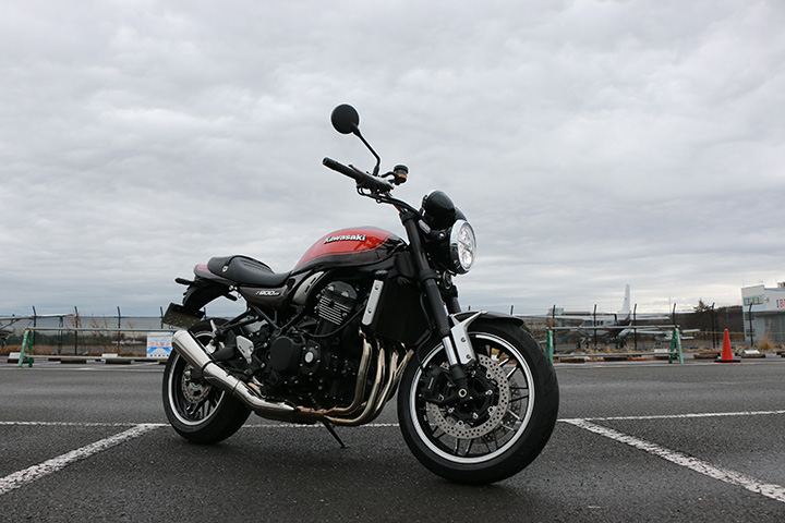 カワサキ　Z900RS