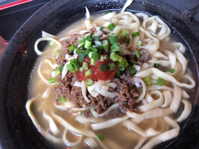 沖縄 「Isa麺」の沖縄タコスそば600円(税込み)