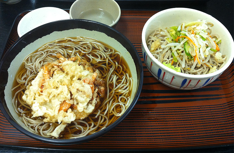 紅ショウガ天の歴史を紐解きながら実食「名代 富士そば」の紅生姜天そば【市ケ谷】