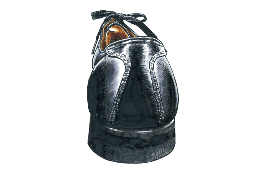 サービスシューズ　ヒールの“T”字補強パーツ