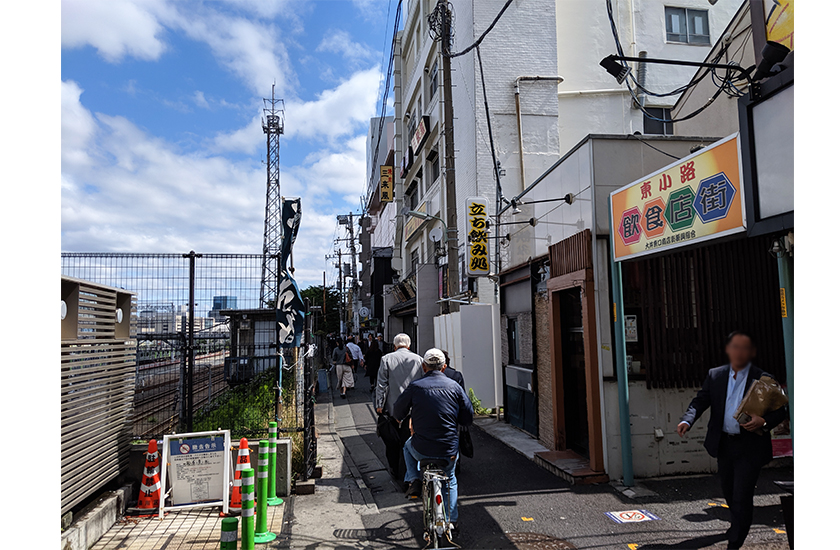 東小路 飲食店街の入り口