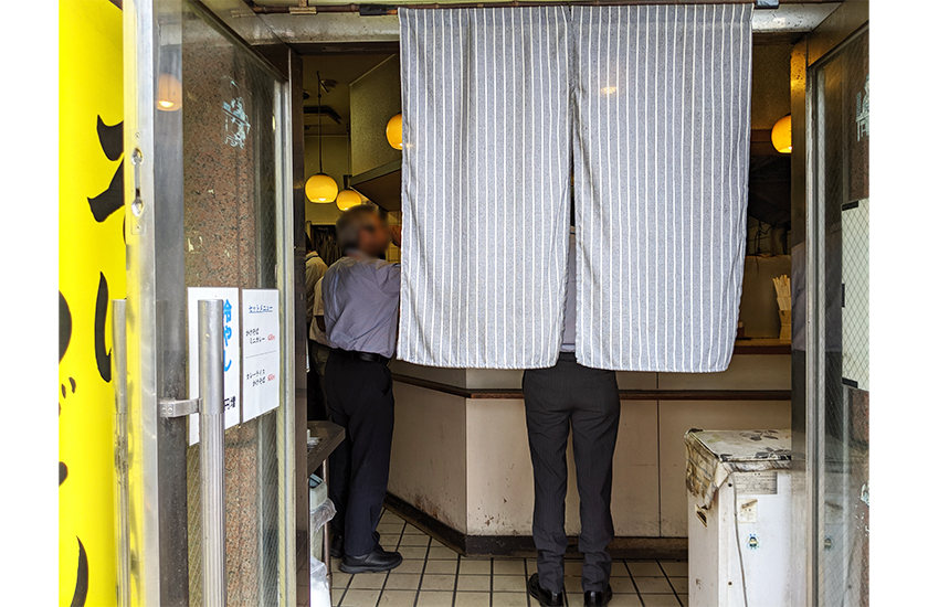 六文そば 金杉橋店の入口