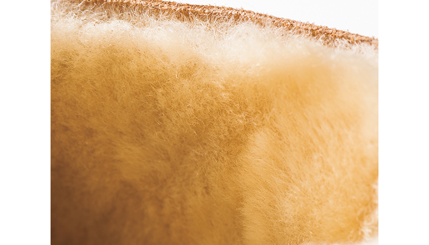 柔らかく厚みのある羊毛