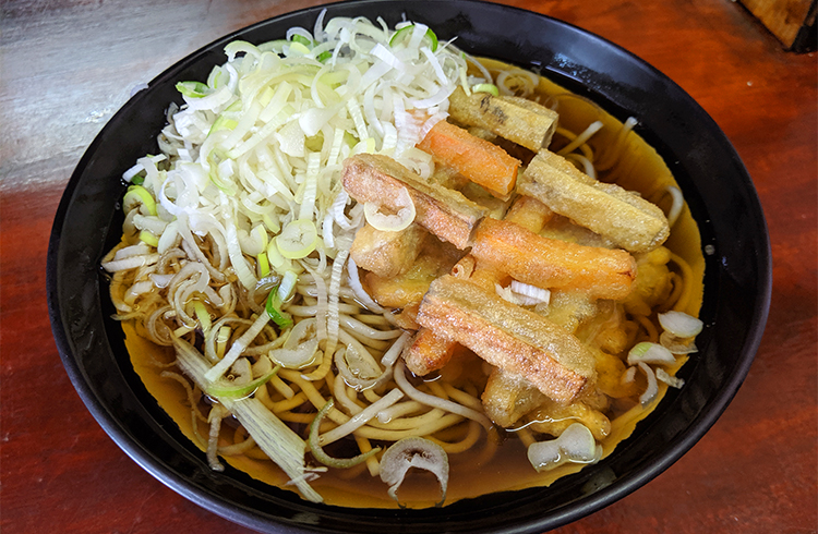 紅ショウガ天の歴史を紐解きながら実食「名代 富士そば」の紅生姜天そば【市ケ谷】