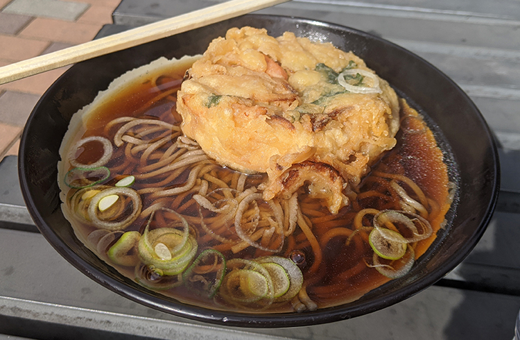 駅そばの高級品「住よし」の名古屋コーチンきしめん【名古屋】