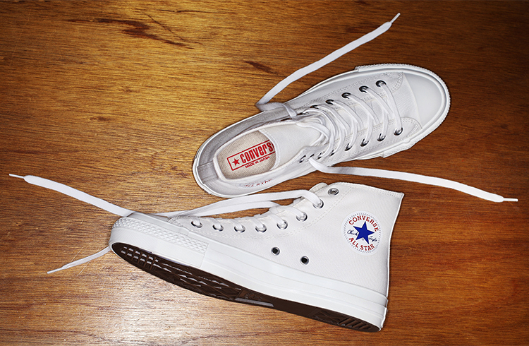 c_mono_200601_converse_s.jpg