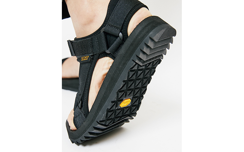 Teva テバ ユニバーサル トレイル