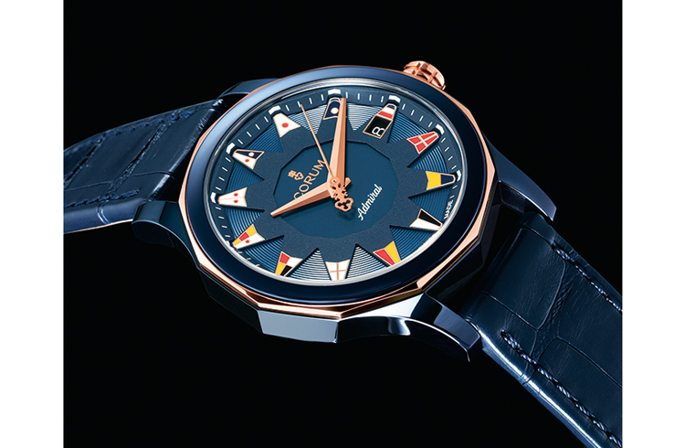 コルムのロングセラー商品から高級感を秘めた小径モデルが登場｜雑誌