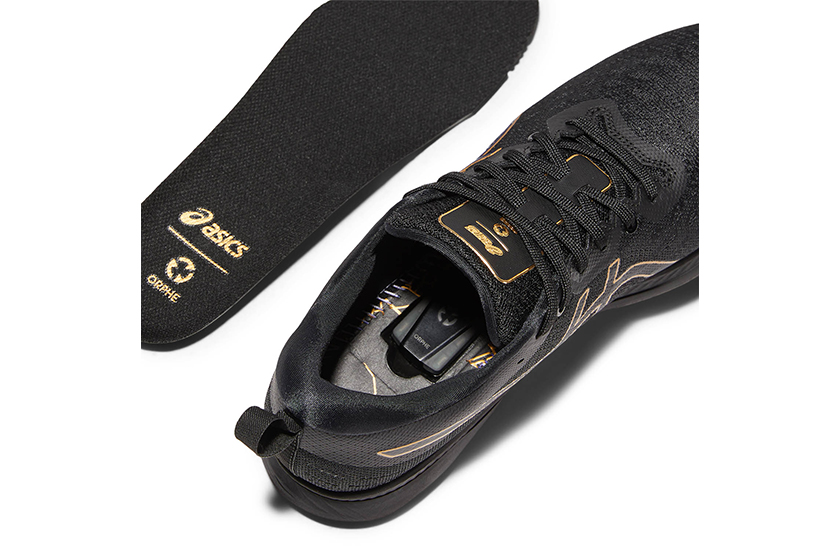 アシックス×ノーニューフォークスタジオの
エボライド オルフェ メンズ