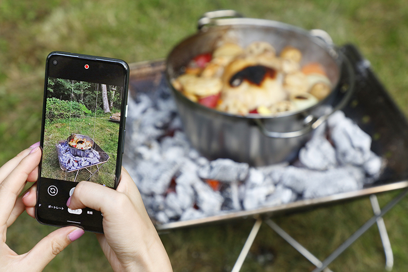 Google Pixel 4aとダッチオーブン料理