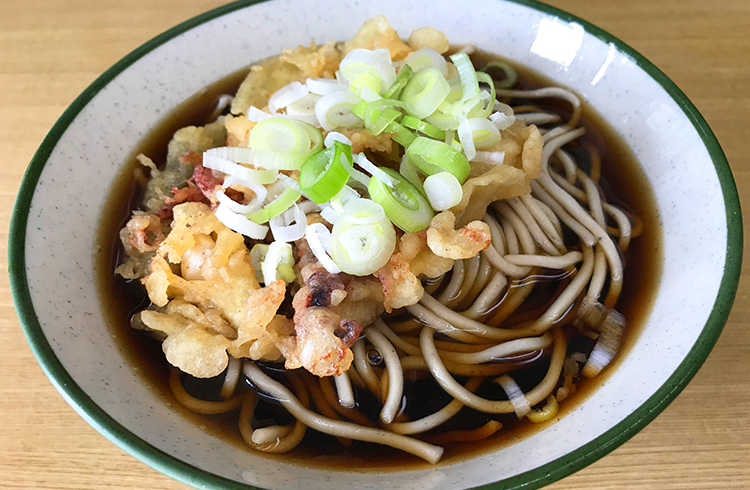 駅そばの高級品「住よし」の名古屋コーチンきしめん【名古屋】