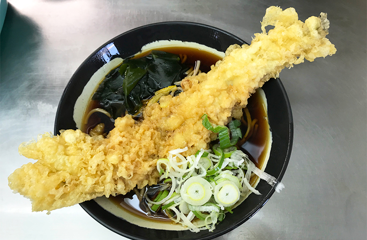 肉と野菜を厚いコロモでザクッといただく！ ワイルドな「肉天せいろ」【SOBA Su Su Ryu】