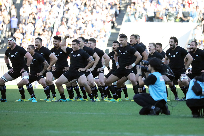 試合前のウォークライ「ハカ」でおなじみのニュージーランド代表「オールブラックス」