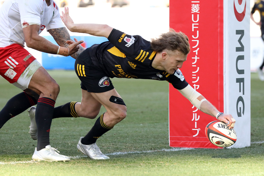 東京サントリーサンゴリアスのダミアンマッケンジー選手