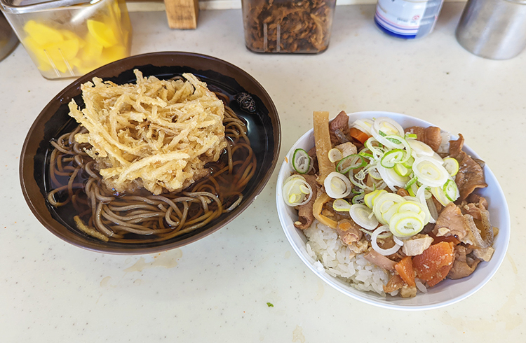 「まる美（まるび）」のげそかき揚げそば＆もりそば【矢口渡（やぐちのわたし）】