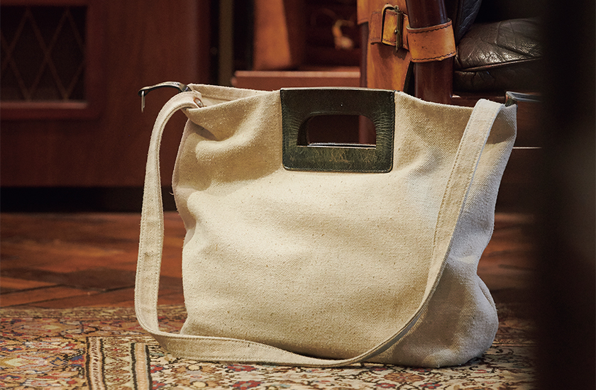 CECCHI DE ROSSI チェッキ デ ロッシのキャンバス製マーケットバッグ
