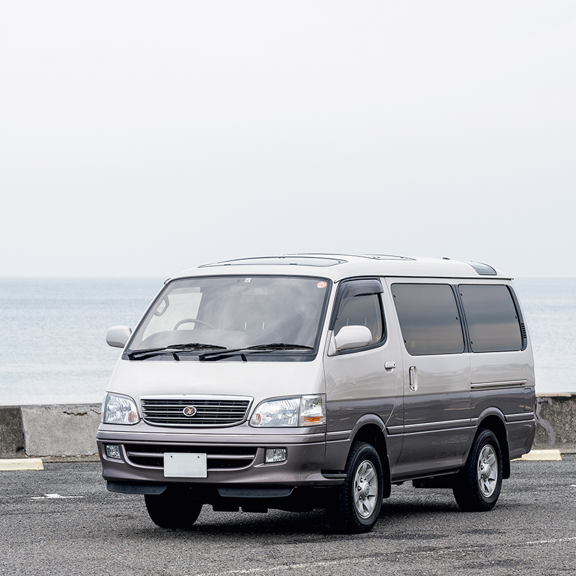 TOYOTA トヨタの2003年式 100 ハイエースワゴン 100系 4WD