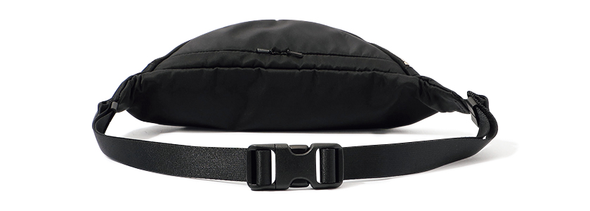 foot the coacher フット ザ コーチャーのナイロンウエストバッグ