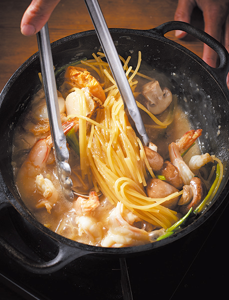 宮のたれで作る海鮮クリームパスタ