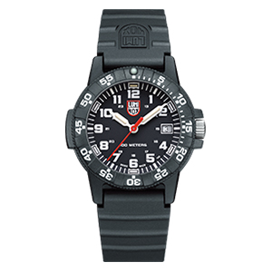 LUMINOX ルミノックスのレザーバックシータートル 0300 シリーズ