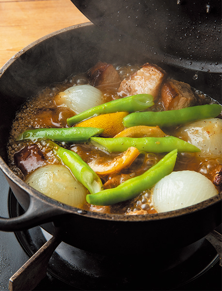 ダッチオーブンレシピ 豚肉の塩レモン煮込み