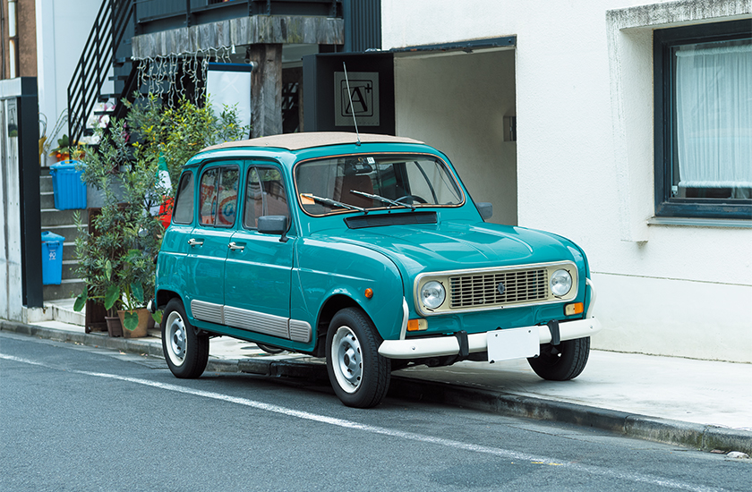 RENAULT ルノーのキャトル86年製造