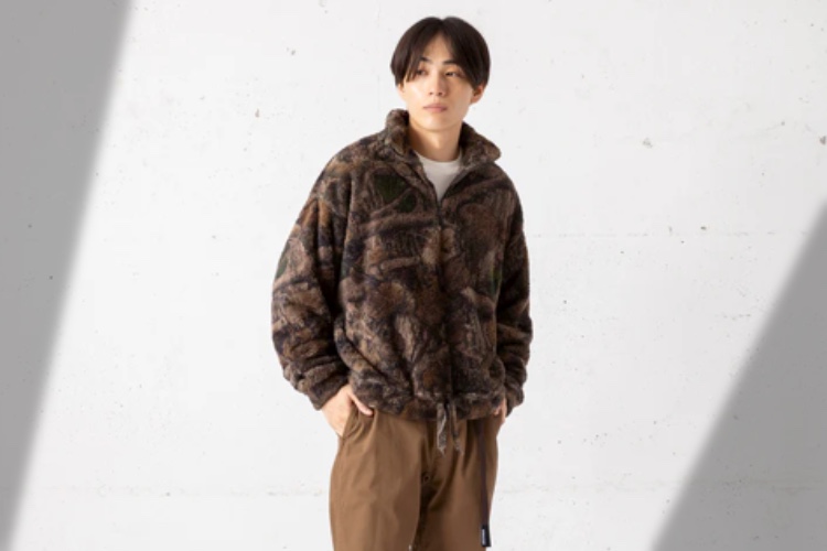 【Apple Watchがヴィンテージ風に！】唐草模様で装飾されたApple Watchのステンレスバンド【レミ レリーフ】