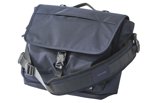 ホワイタージュのMOD NAVY バックパック