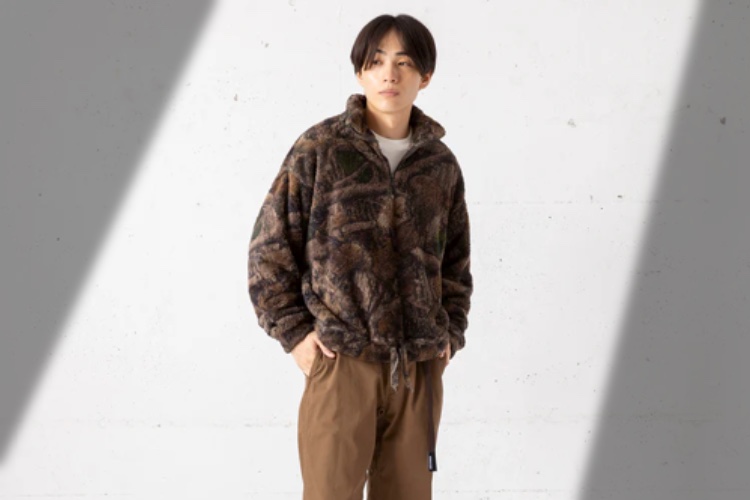 【Apple Watchがヴィンテージ風に！】唐草模様で装飾されたApple Watchのステンレスバンド【レミ レリーフ】