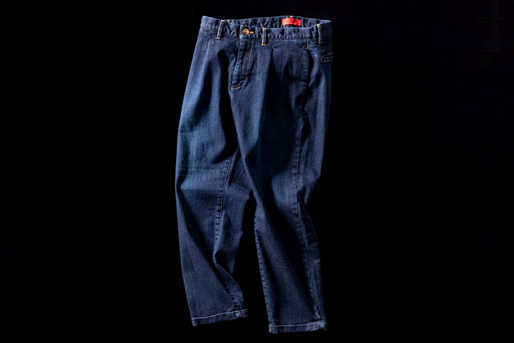 30代からのデニム再入門】デニムとスラックスが融合して、年相応の品格
