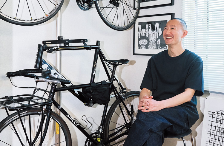 旅と自転車の記憶を“ひとり部屋”に。日常を整える自分だけの空間