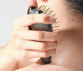ヘアブラシだけでなくマッサージにも使える愛くるしいゴースト型