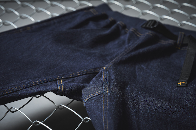 美脚クライミングパンツ4銘柄どれ買い分析［デサント オルテライン編］