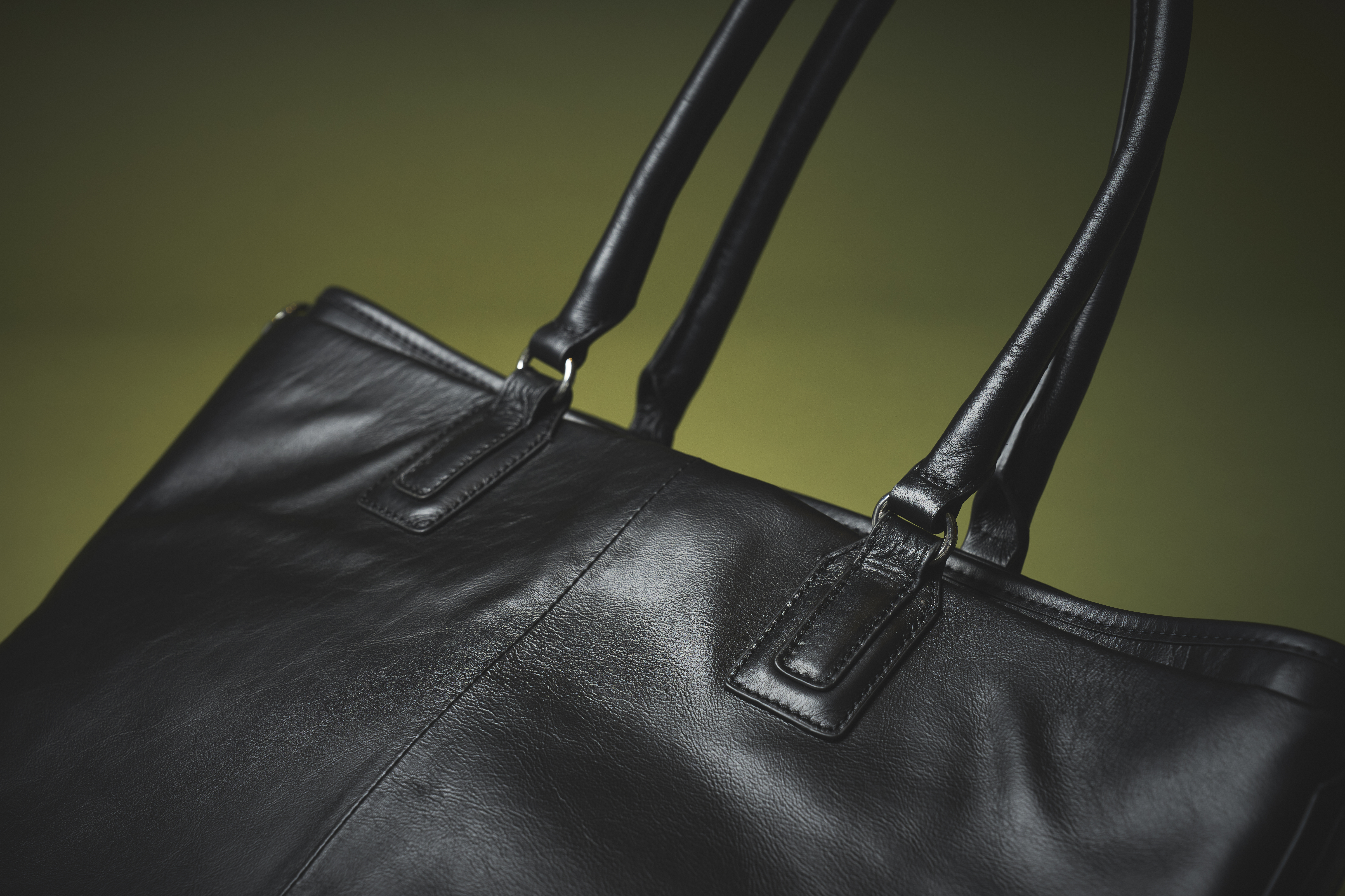 マットレザーの上品さ