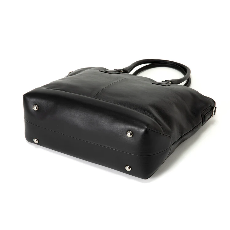 自立する底鋲と大容量