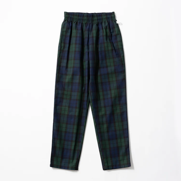 テーパードパンツのシルエット