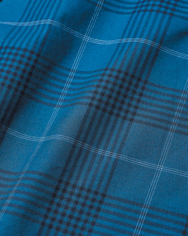 裏地は吸汗速乾性に優れるクールマックス