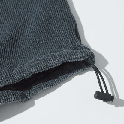 ドローコードで裾を絞ってアレンジも