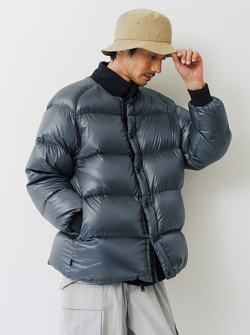 品のあるダウン面はアーバンアウトドアにまとめる