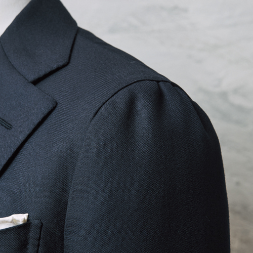 ドルソの仮縫い付きMTM ネイビースーツ