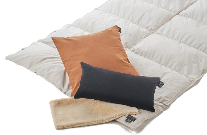 TAION タイオンのダウン コンフォーターウィズ クッション