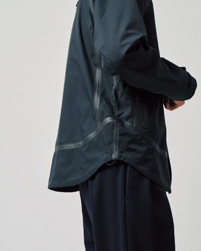 立体パターンと独創的なシームテープ使いが◎