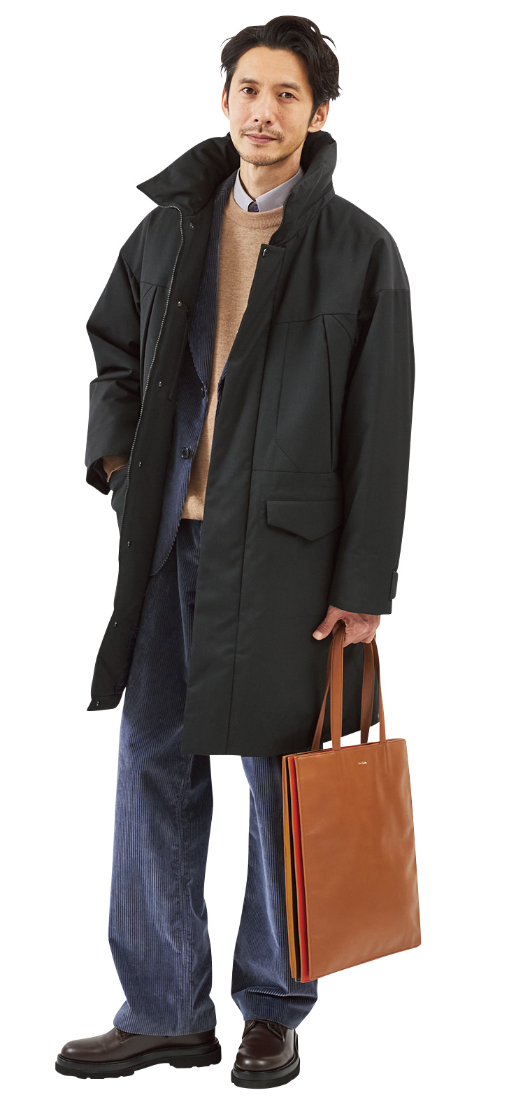 男らしさと品格を備えレザートートとも相性よし