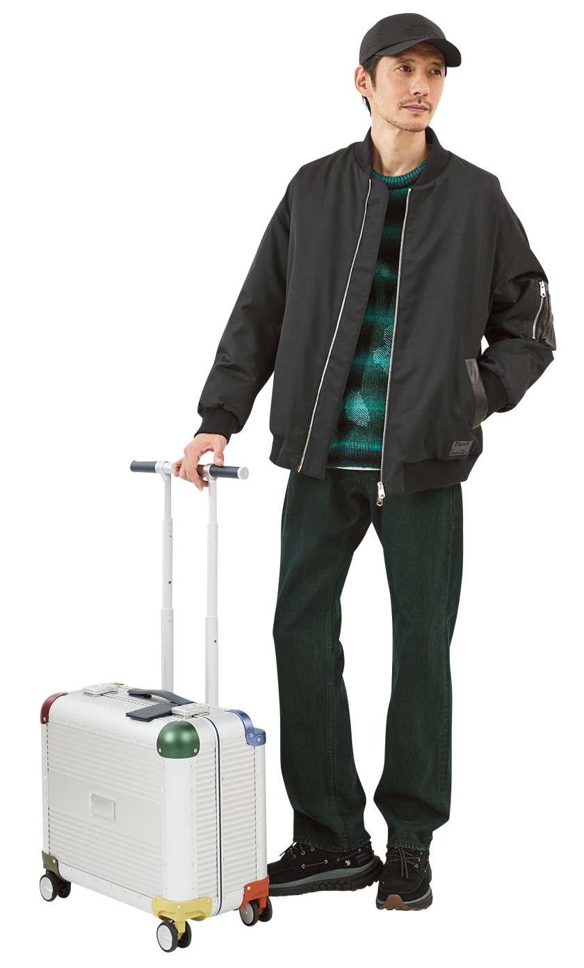 フライトモチーフがスーツケースにも似合う