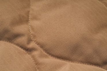 リップストップ生地もミリタリー感を後押し