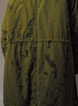 “手捺染”によってアトランダムなニュアンスが