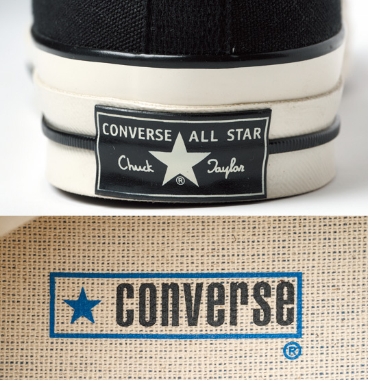 インソールの青黒ロゴ